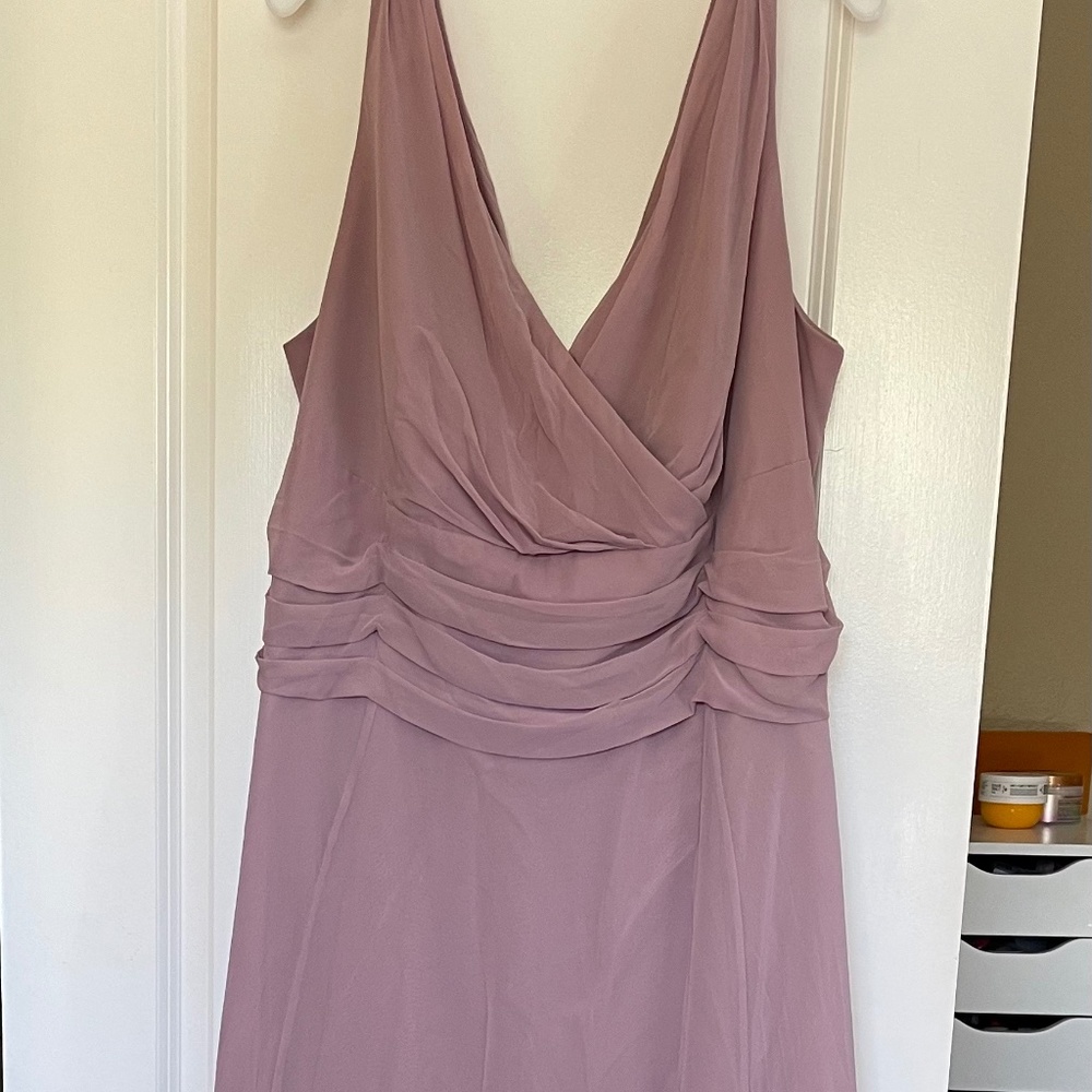 David’s Bridal F19831 Sz 24 Quartz with matching wrap